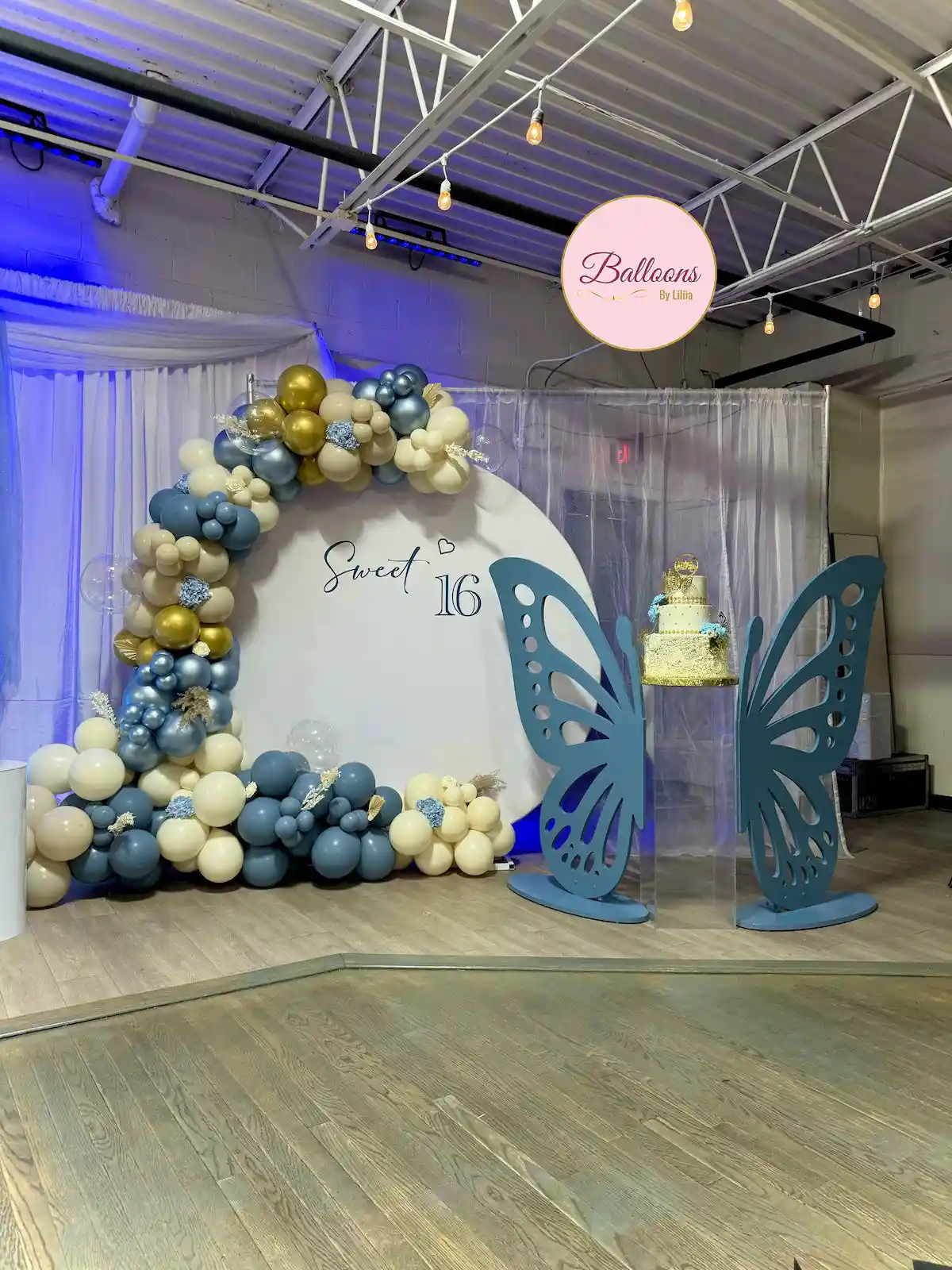custom balloon photo backdrop for sweet 16 party